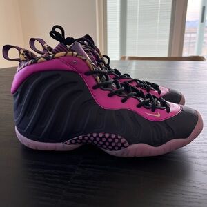 Nike Foamposite “cave purple” - women’s size 7.5